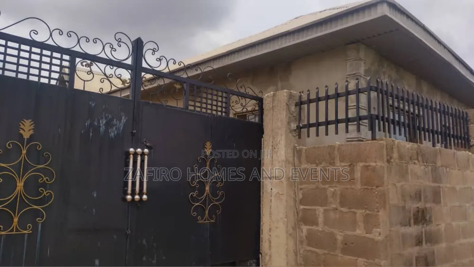 18bdrm Apartment in Isokan Estate, Ibadan for sale in Ibadan