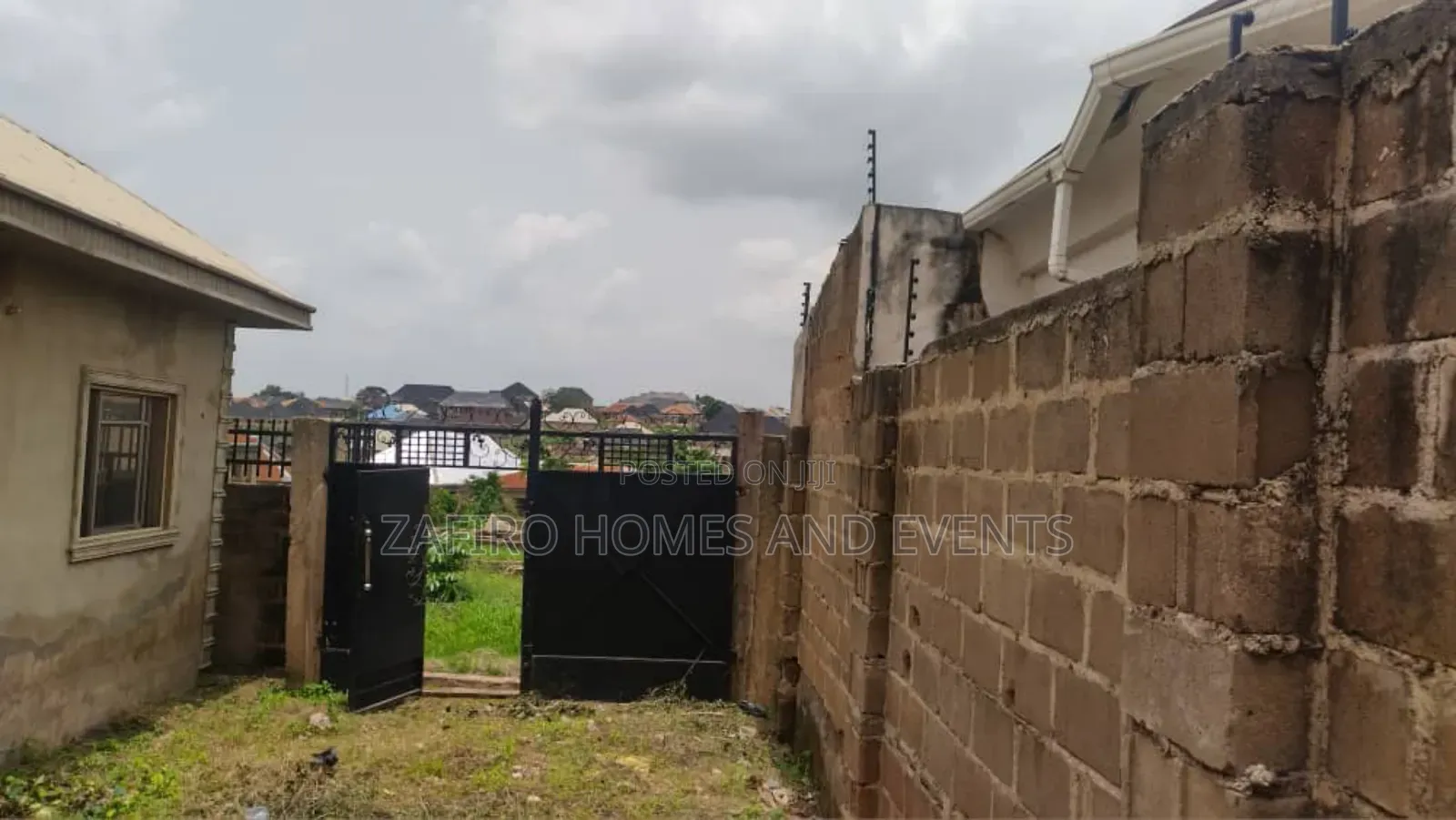 18bdrm Apartment in Isokan Estate, Ibadan for sale in Ibadan