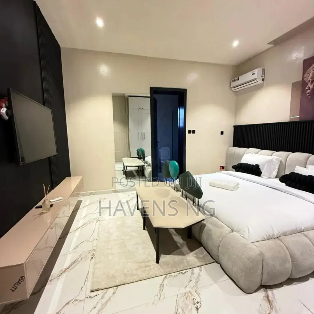 3-Bedroom Penthouse With Private Cinema and Pool in Awe