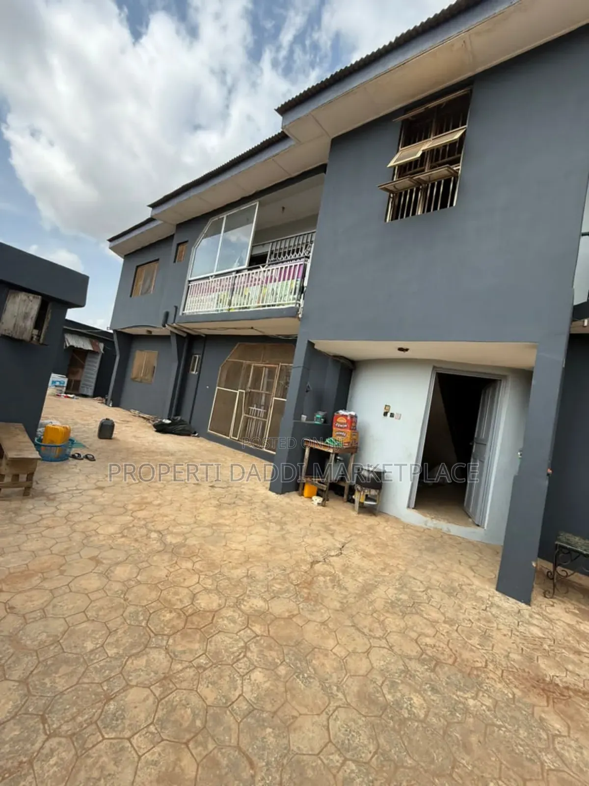 12bdrm Block of Flats in Egbeda for sale in Egbeda