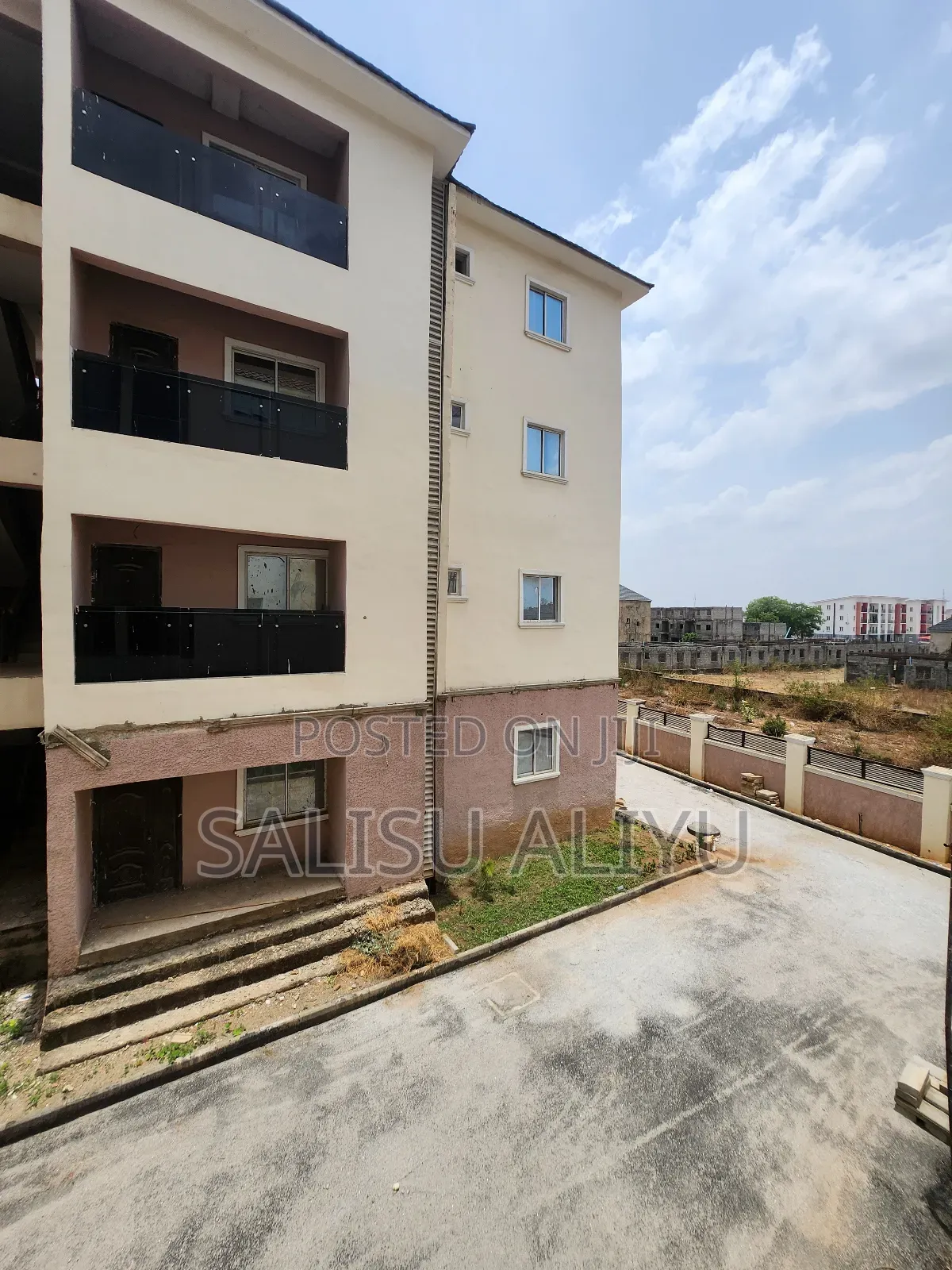3bdrm Apartment in Idu/ Mbora for sale in Mbora