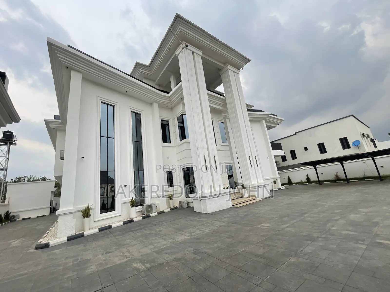8bdrm Duplex in Guzape District for sale in Guzape District
