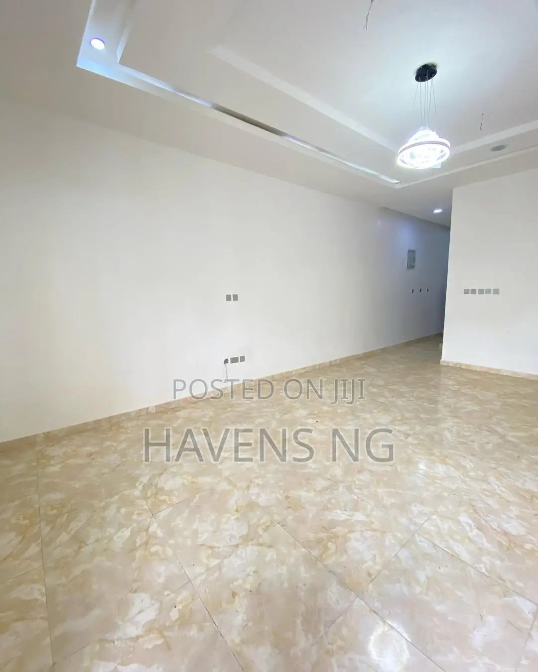 4bdrm Duplex in Chevron for sale in Chevron