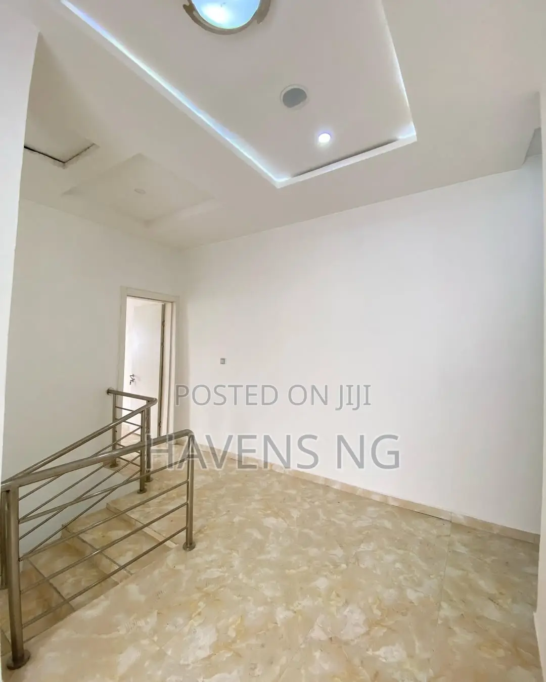 4bdrm Duplex in Chevron for sale in Chevron