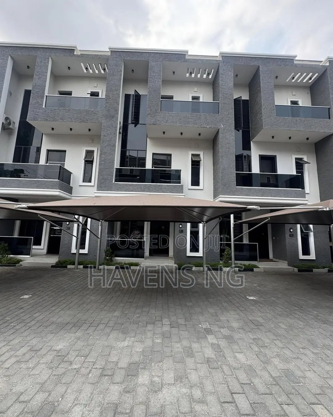 4bdrm Duplex in 1004 for sale in 1004