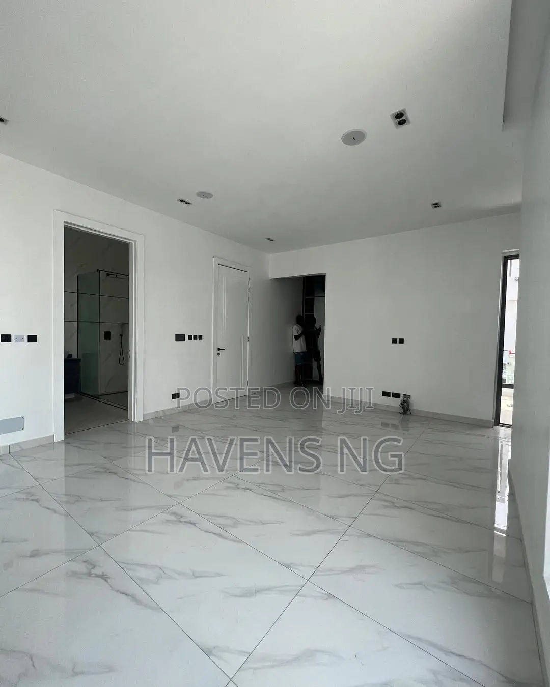 5bdrm Duplex in Ikota for sale in Ikota