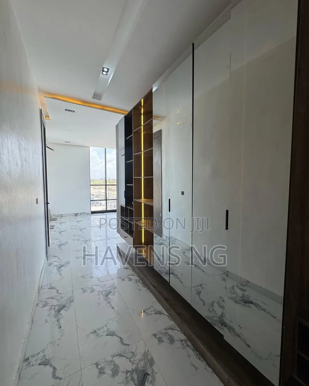 6bdrm Duplex in Osapa london for sale in Osapa london
