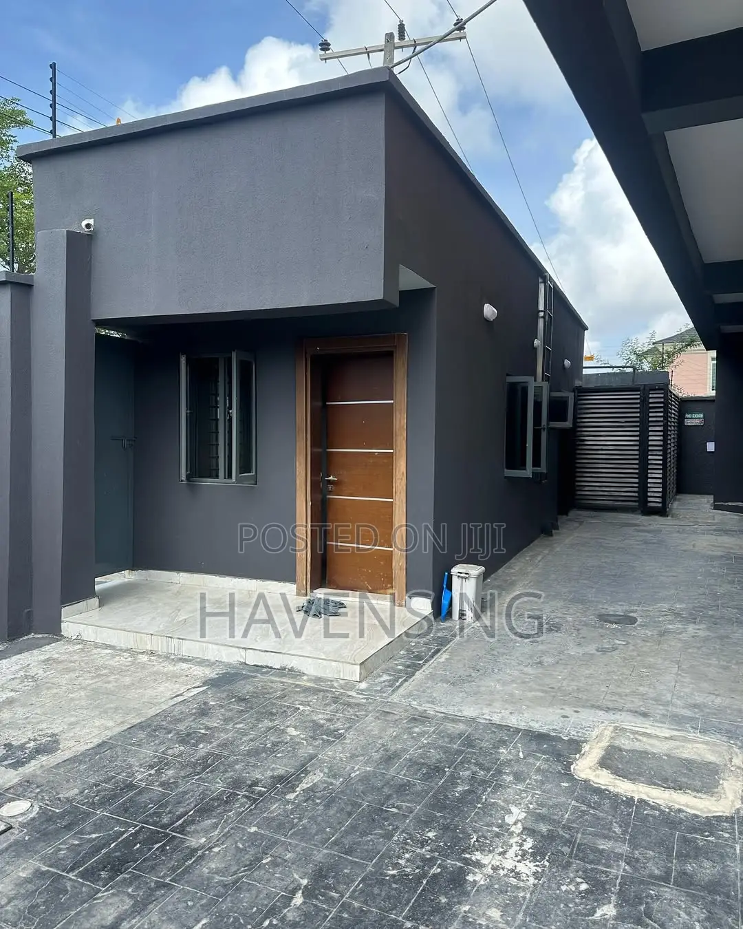 4bdrm Duplex in Chevron for sale in Chevron