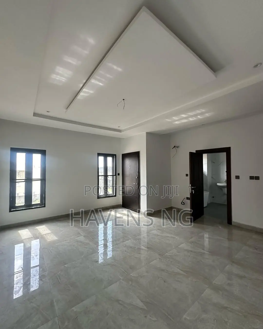 4bdrm Duplex in Chevron for sale in Chevron
