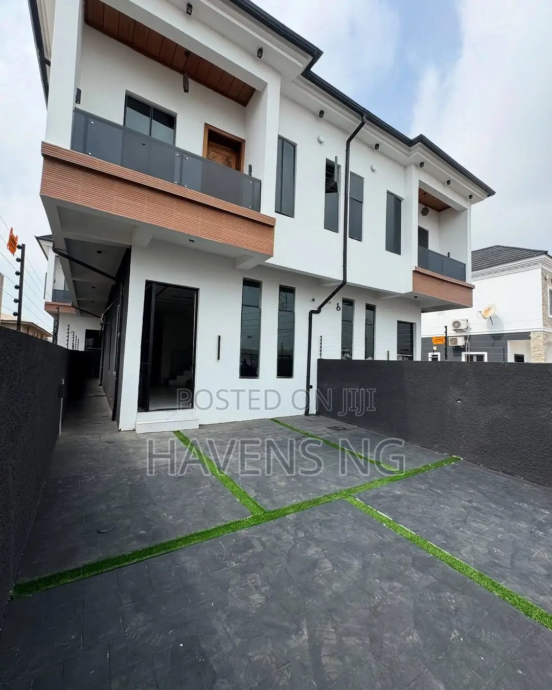 4bdrm Duplex in Osapa london for sale in Osapa london