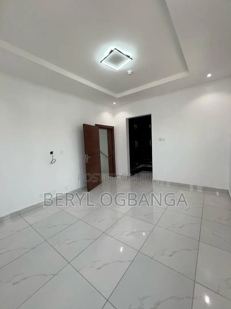 4bdrm Duplex in Ajah for sale in Ajah