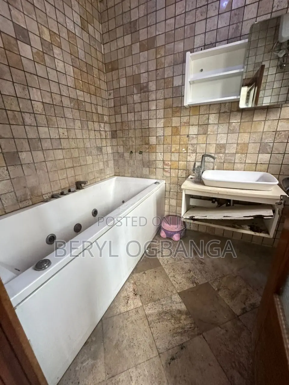 5bdrm Duplex in Lekki Phase 1 for rent in Lekki Phase 1