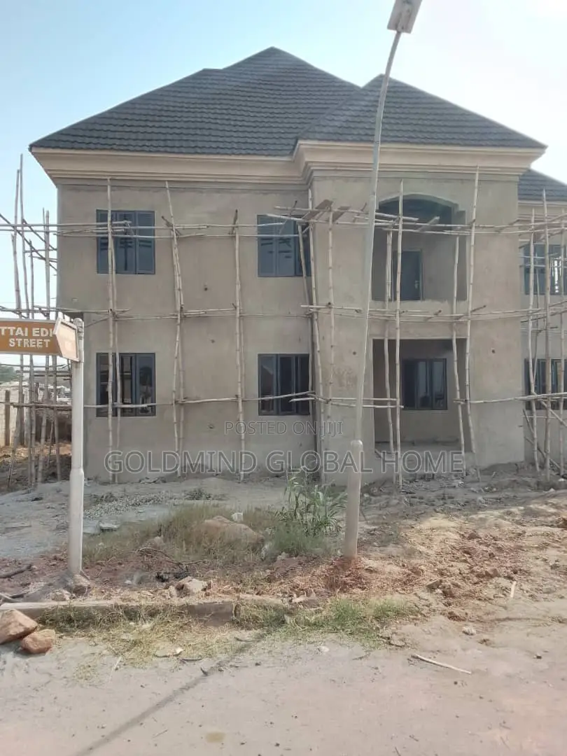 4bdrm Duplex in Apo for sale in Apo Resettlement