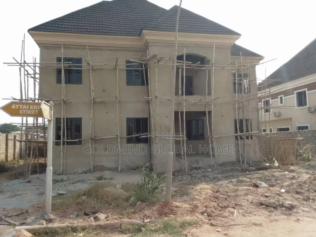 4bdrm Duplex in Apo for sale in Apo Resettlement