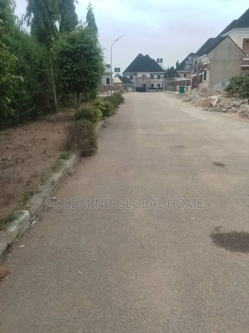 4bdrm Duplex in Apo for sale in Apo Resettlement