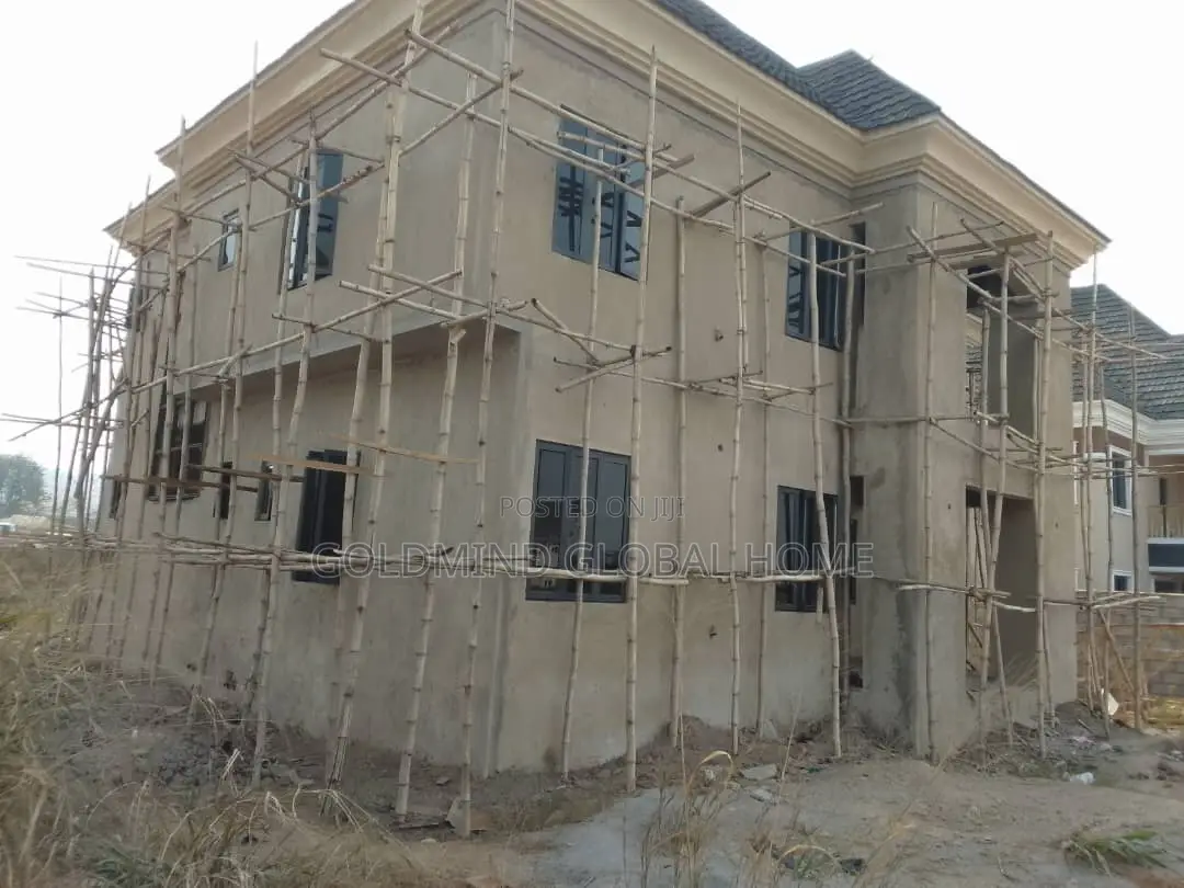 4bdrm Duplex in Apo for sale in Apo Resettlement