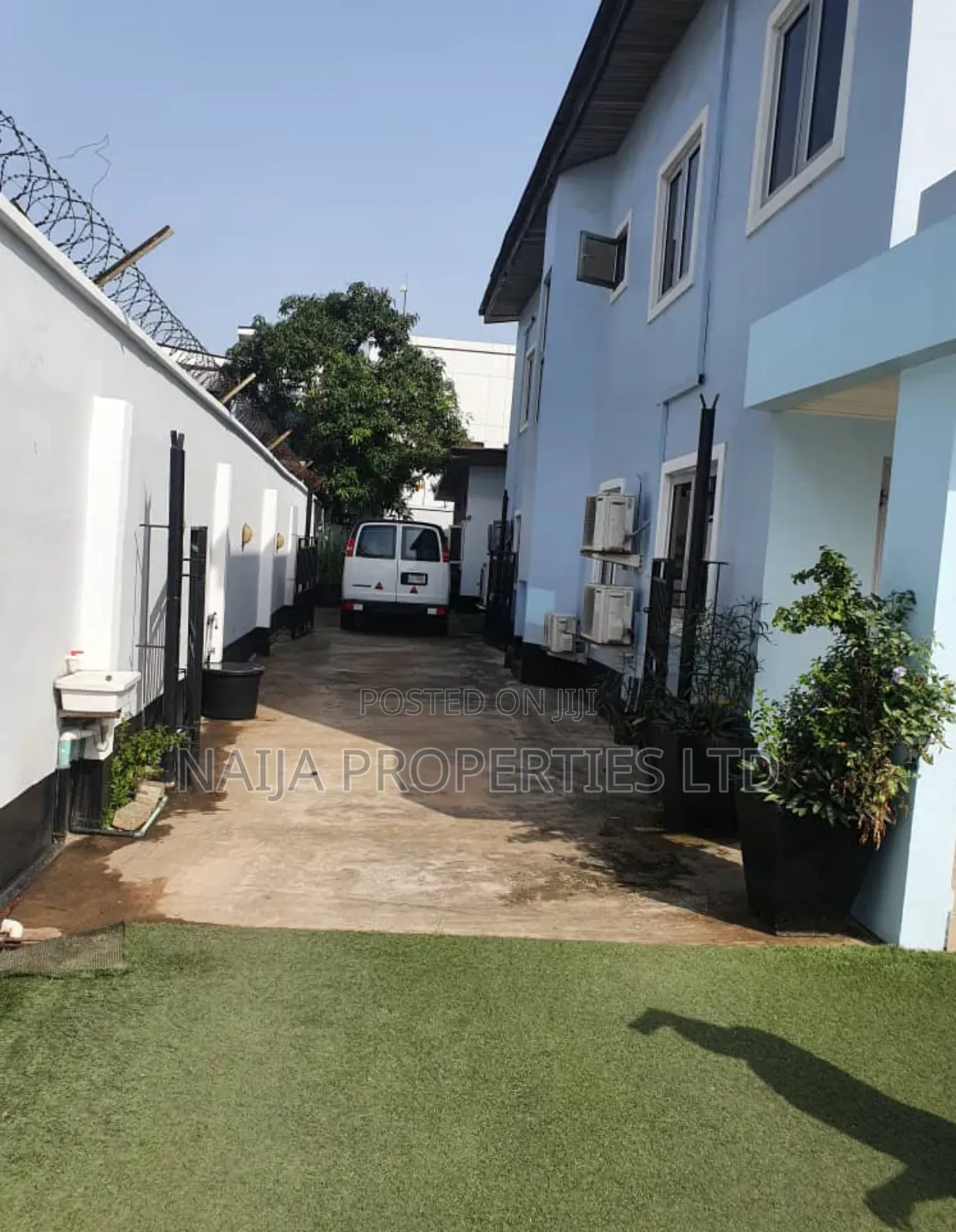 Office Building on 550sqm Land in Victoria Island for Sale in Victoria Island
