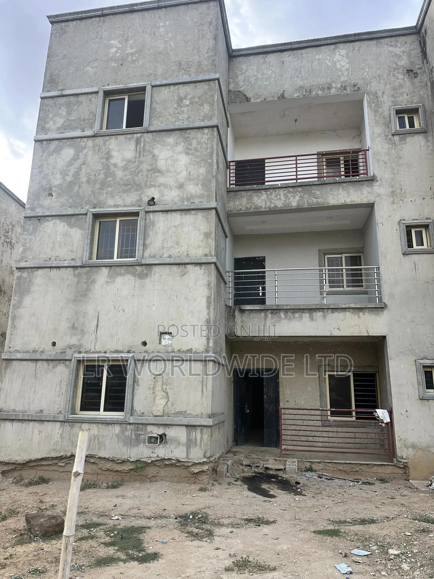 2bdrm Block of Flats in Idu for sale in Idu
