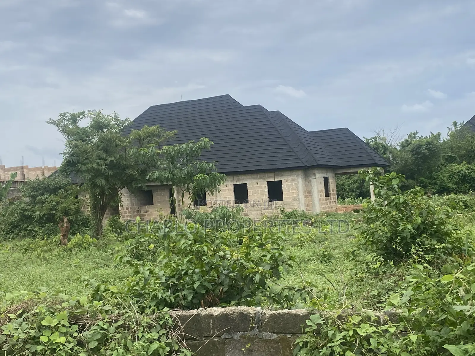 Genuine 100ft by 100ft With C of O in Amagba for Sale in Benin City