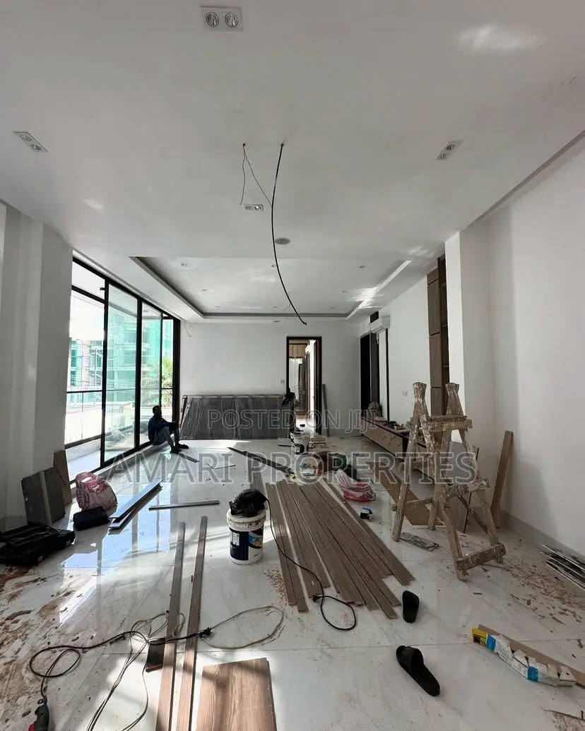 3bdrm Block of Flats in Lekki Phase1 for rent in Lekki Phase 1