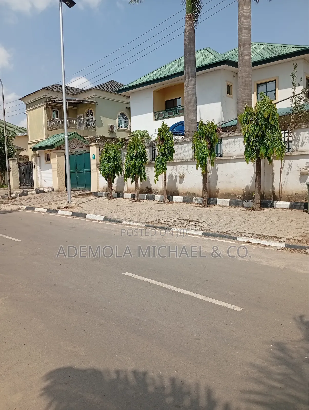 5bdrm Duplex in Zone for sale in Zone 5 / Wuse
