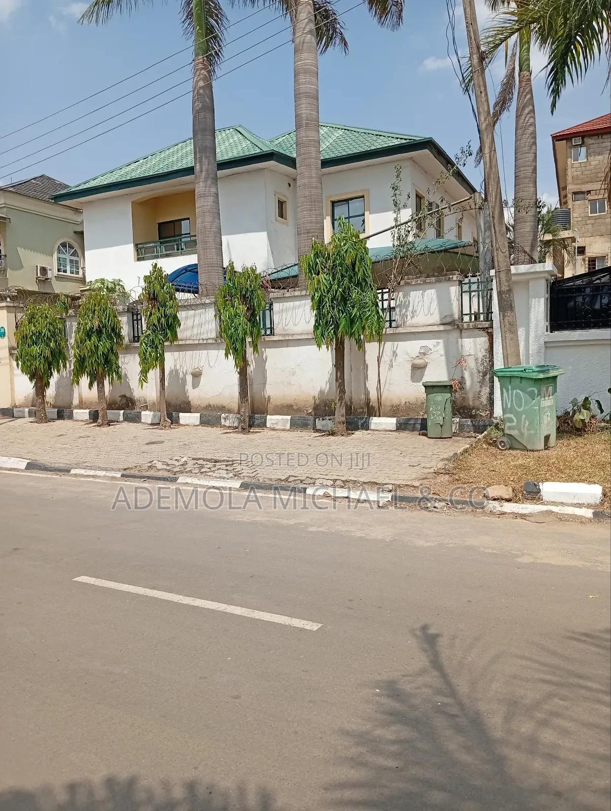 5bdrm Duplex in Zone for sale in Zone 5 / Wuse