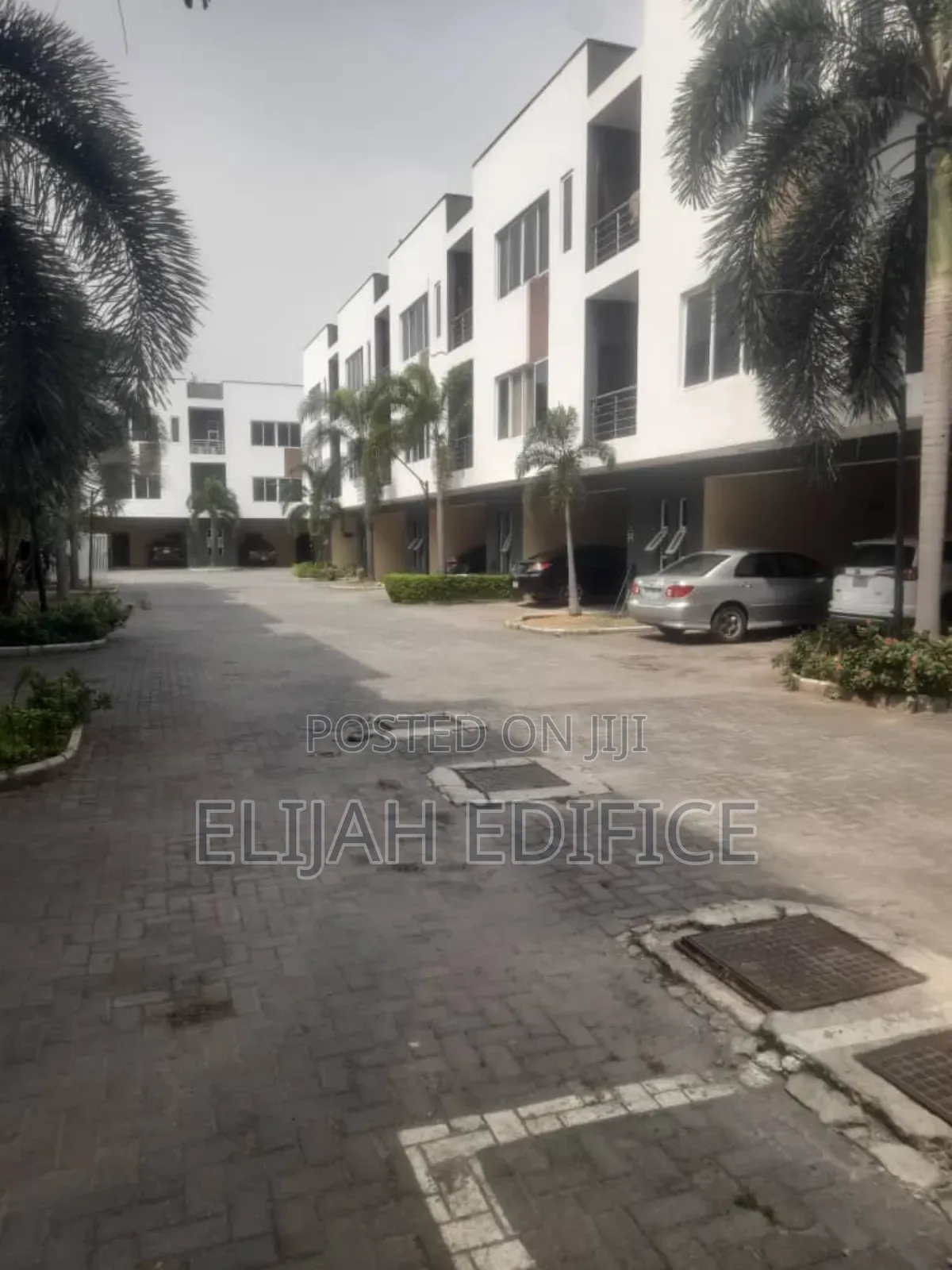 Furnished 4bdrm Townhouse/Terrace in Osapa London, Lekki for sale in Lekki