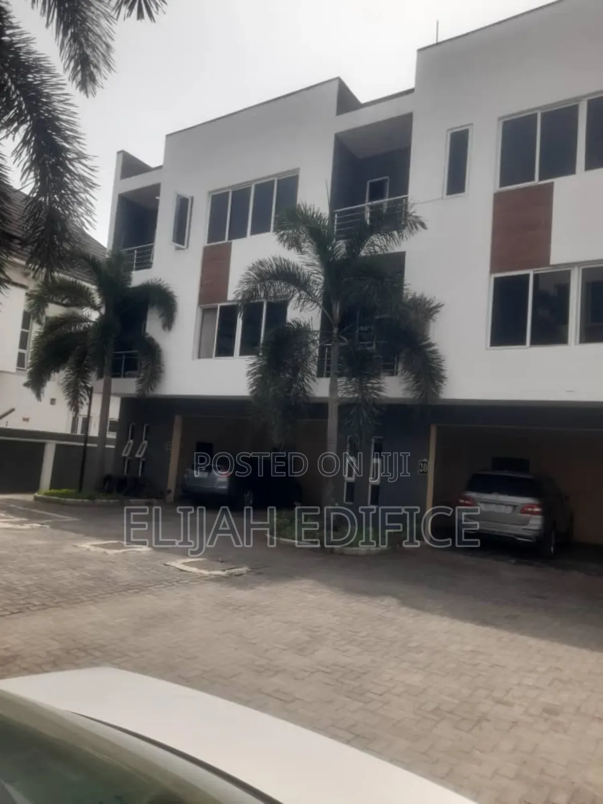 Furnished 4bdrm Townhouse/Terrace in Osapa London, Lekki for sale in Lekki