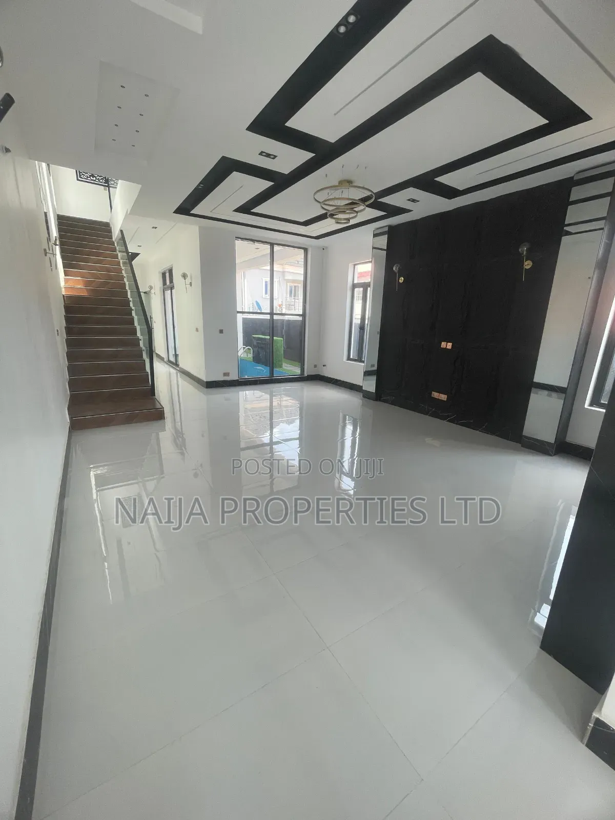 5bdrm Duplex in Sangotedo for sale in Sangotedo