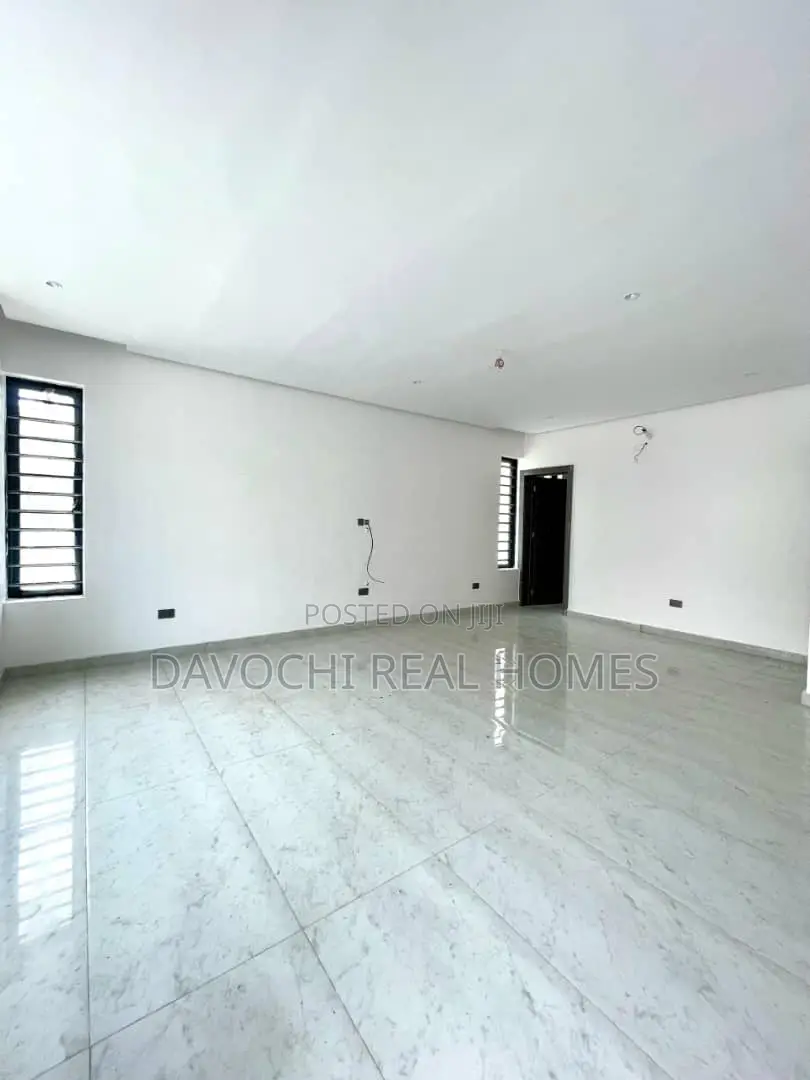 Stunning Luxury 4 Bedroom Terraced Duplex for Sale in Lekki Phase 2