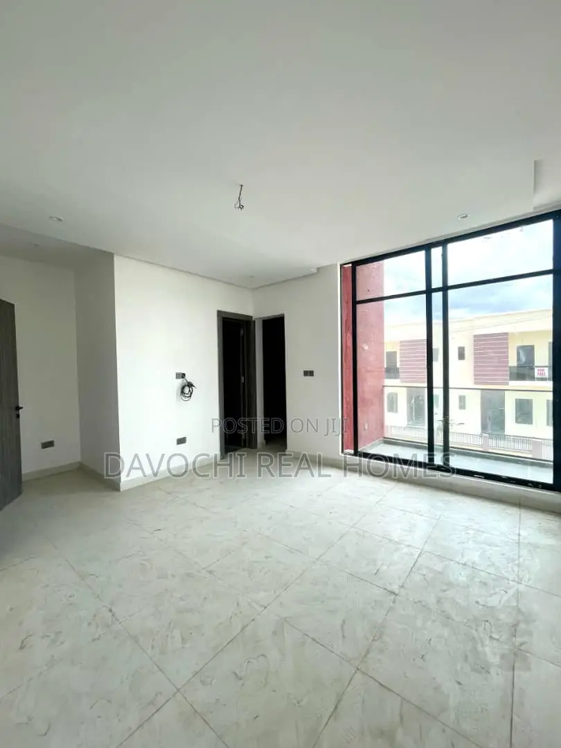 Stunning Luxury 4 Bedroom Terraced Duplex for Sale in Lekki Phase 2