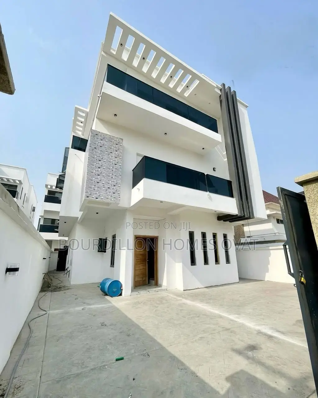 4bdrm Duplex in Ologolo for sale in Ologolo