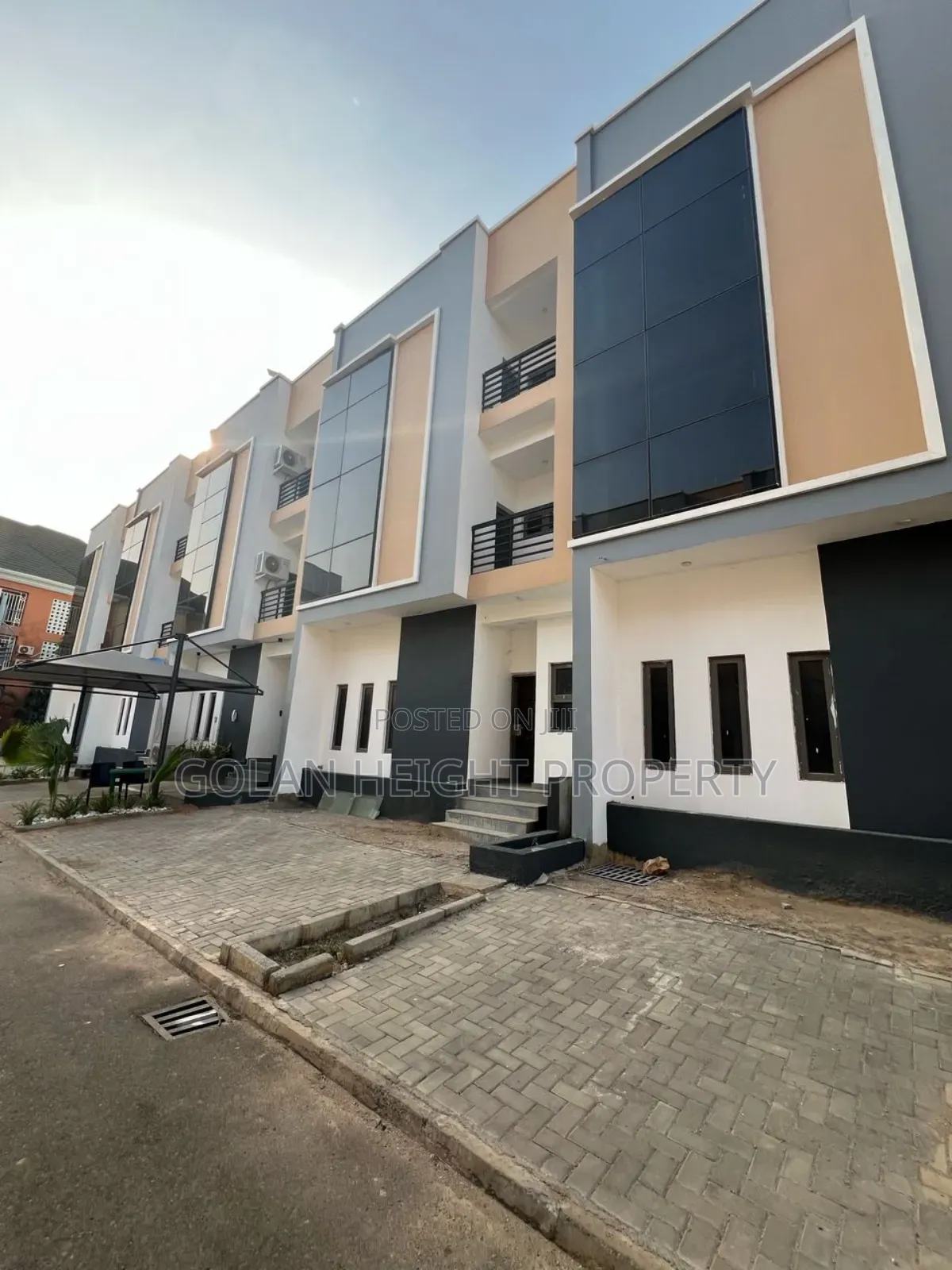 4bdrm Townhouse/Terrace in Diplomatic Zone, Katampe Extension for Sale in Katampe Extension