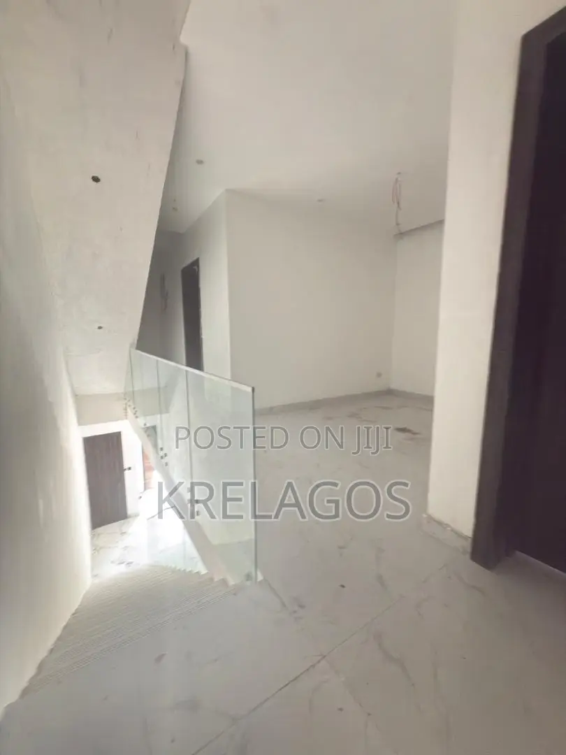 4bdrm Duplex in Lekki Phase 1 for sale in Lekki Phase 1