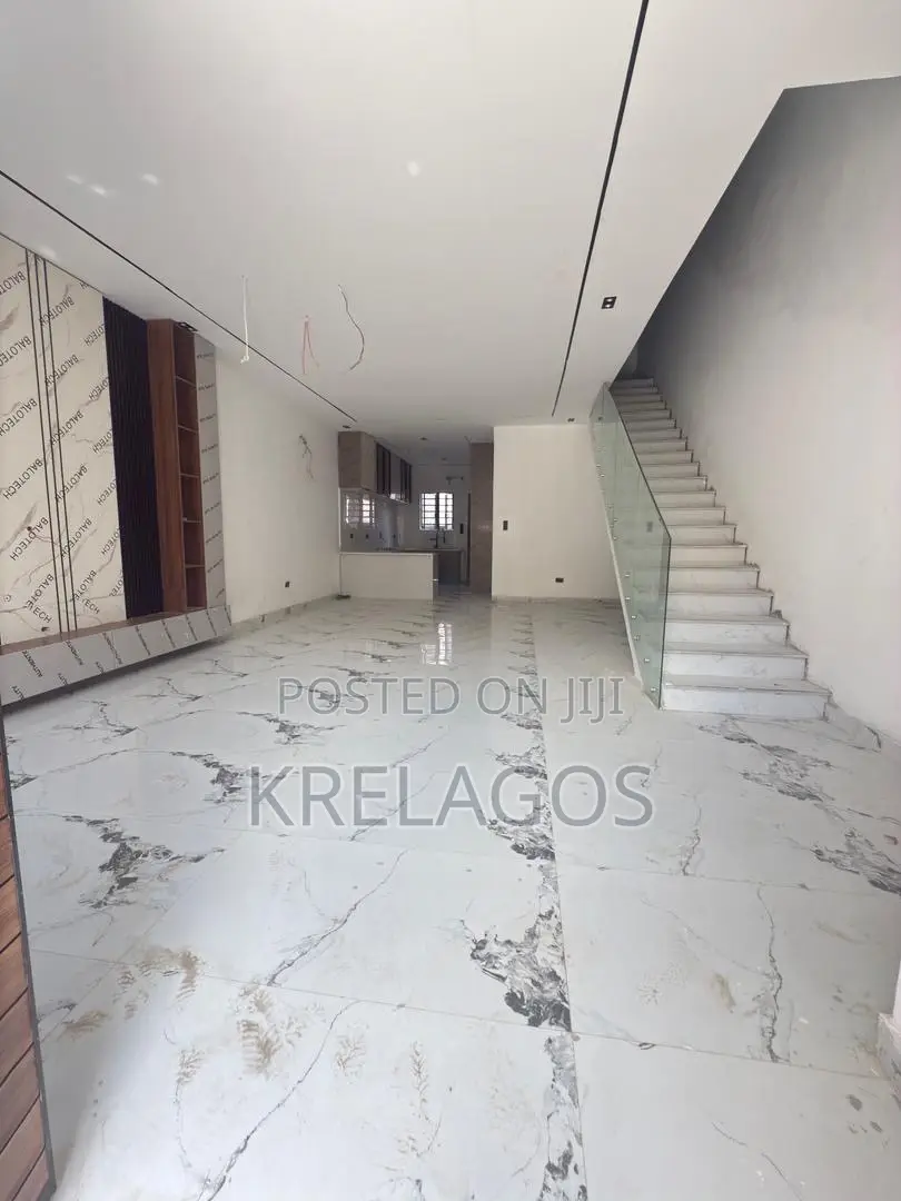 4bdrm Duplex in Lekki Phase 1 for sale in Lekki Phase 1