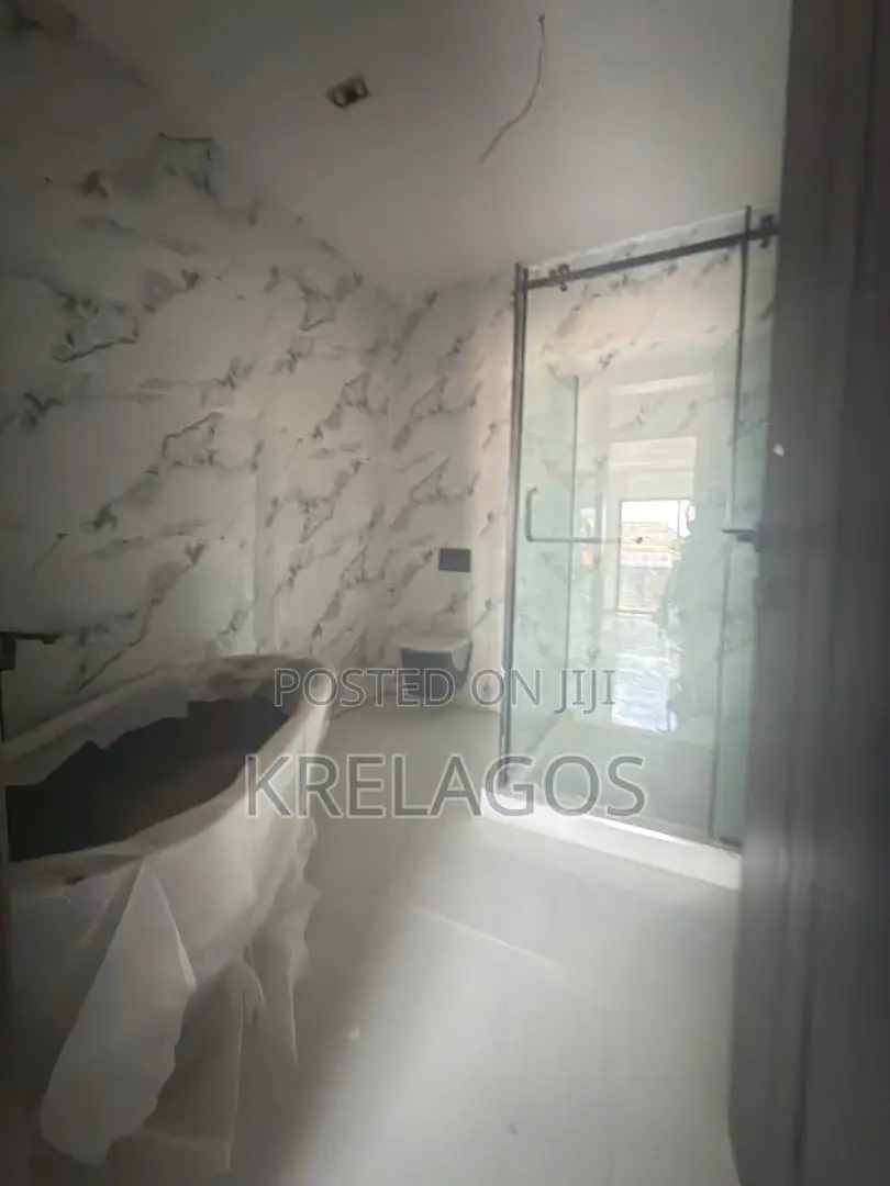 4bdrm Duplex in Lekki Phase 1 for sale in Lekki Phase 1