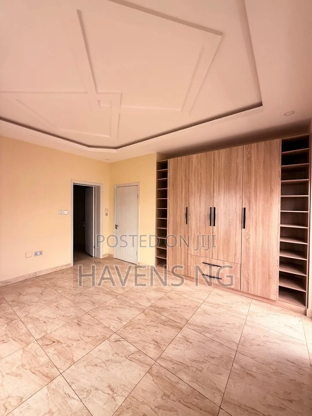 4bdrm Duplex in Agungi for sale in Agungi