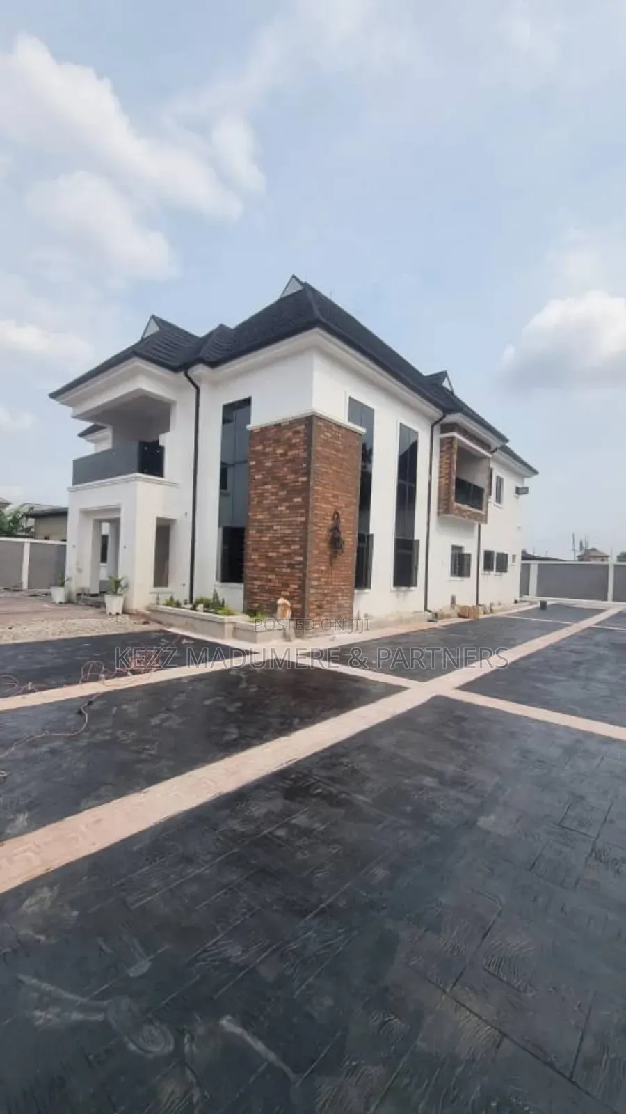 6bdrm Duplex in Eliozu , Port for sale in Port-Harcourt
