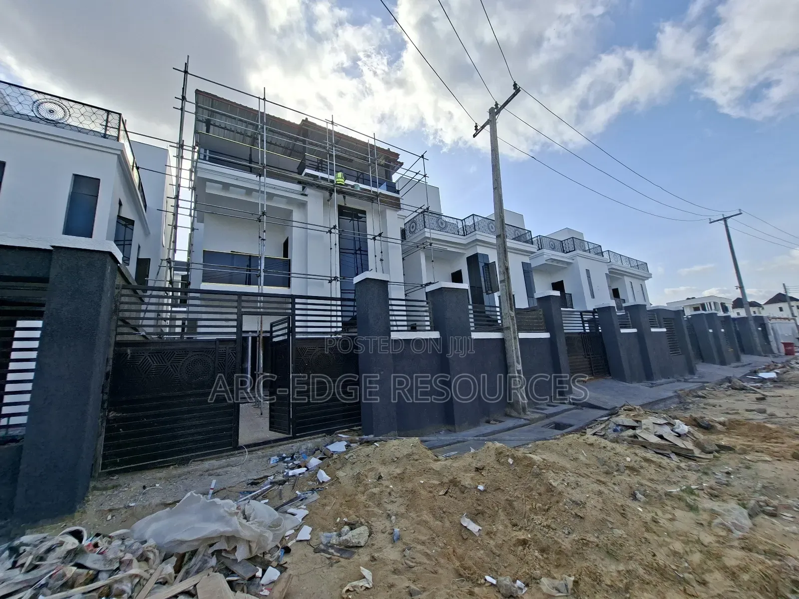 5bdrm Duplex in Ago Palace for sale in Ago Palace