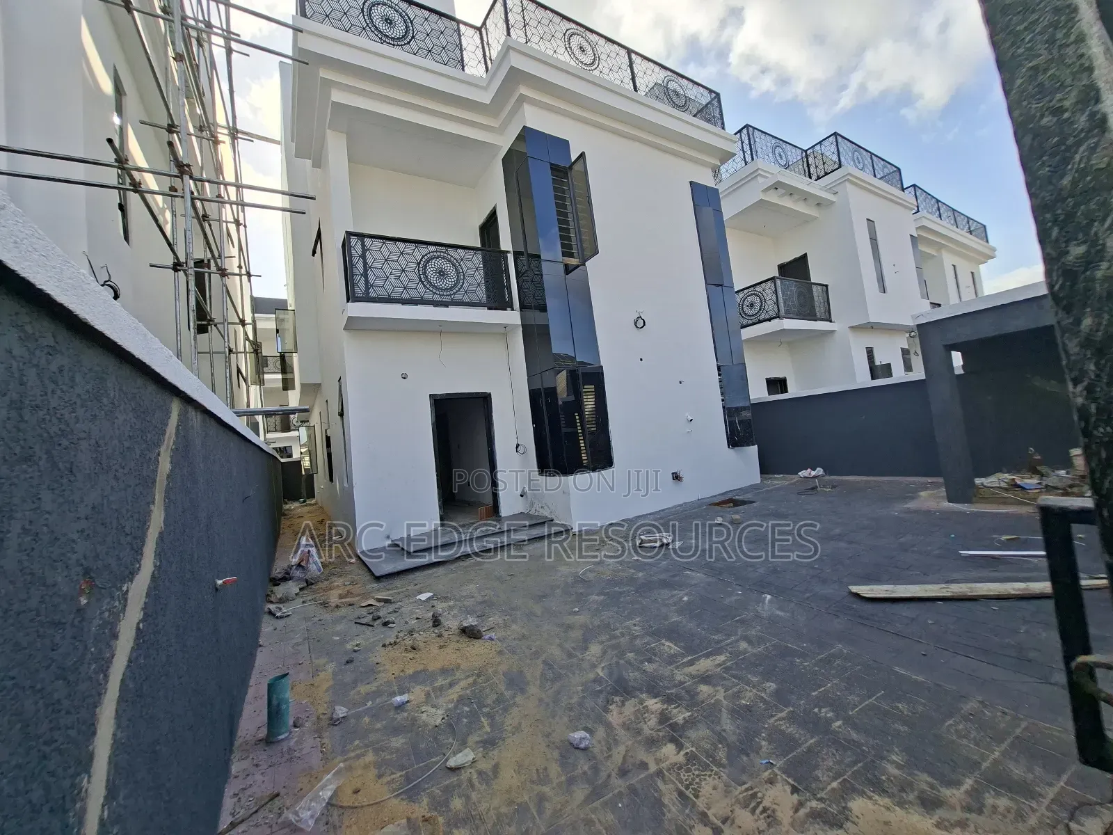 5bdrm Duplex in Ago Palace for sale in Ago Palace