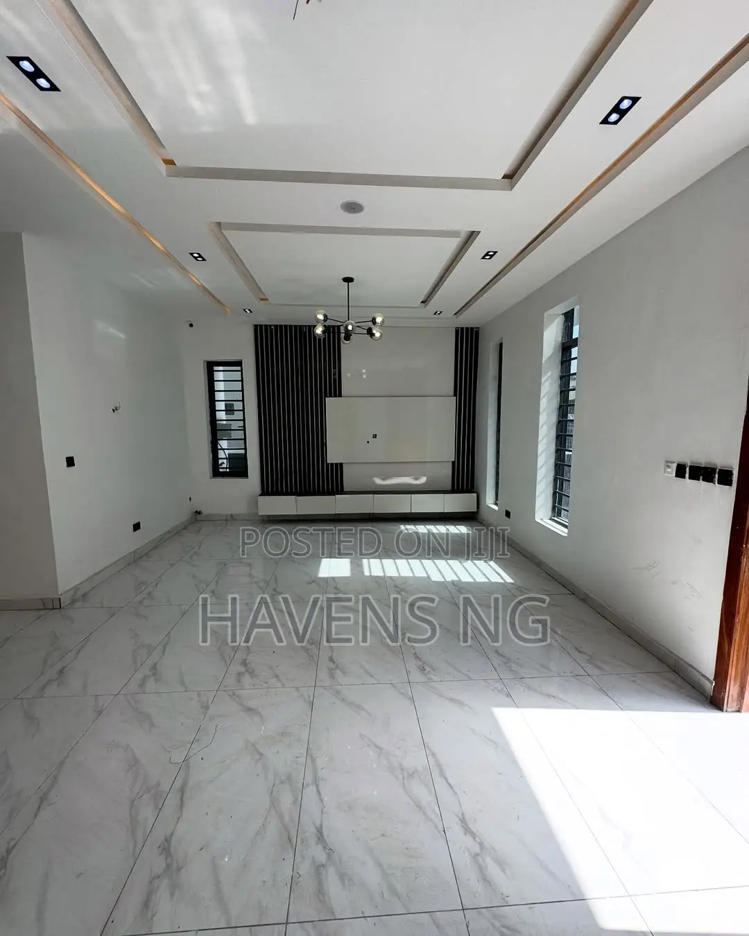 4bdrm Duplex in Agungi for sale in Agungi