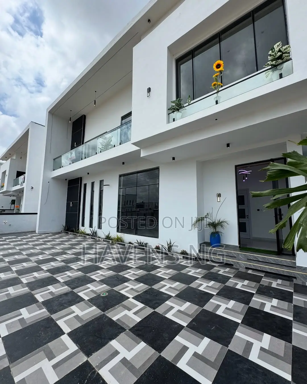 5bdrm Duplex in Abraham Adesanya Estate for sale in Abraham Adesanya Estate