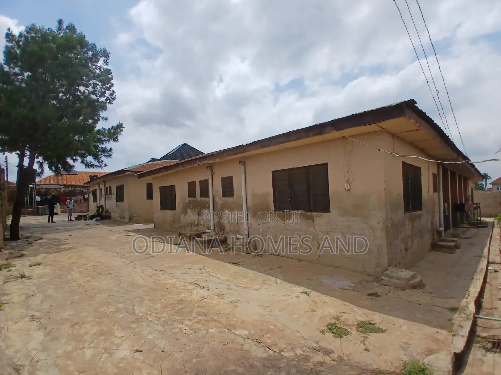 12bdrm Bungalow in Gbekuba, Apata, Ibadan for sale in Ibadan
