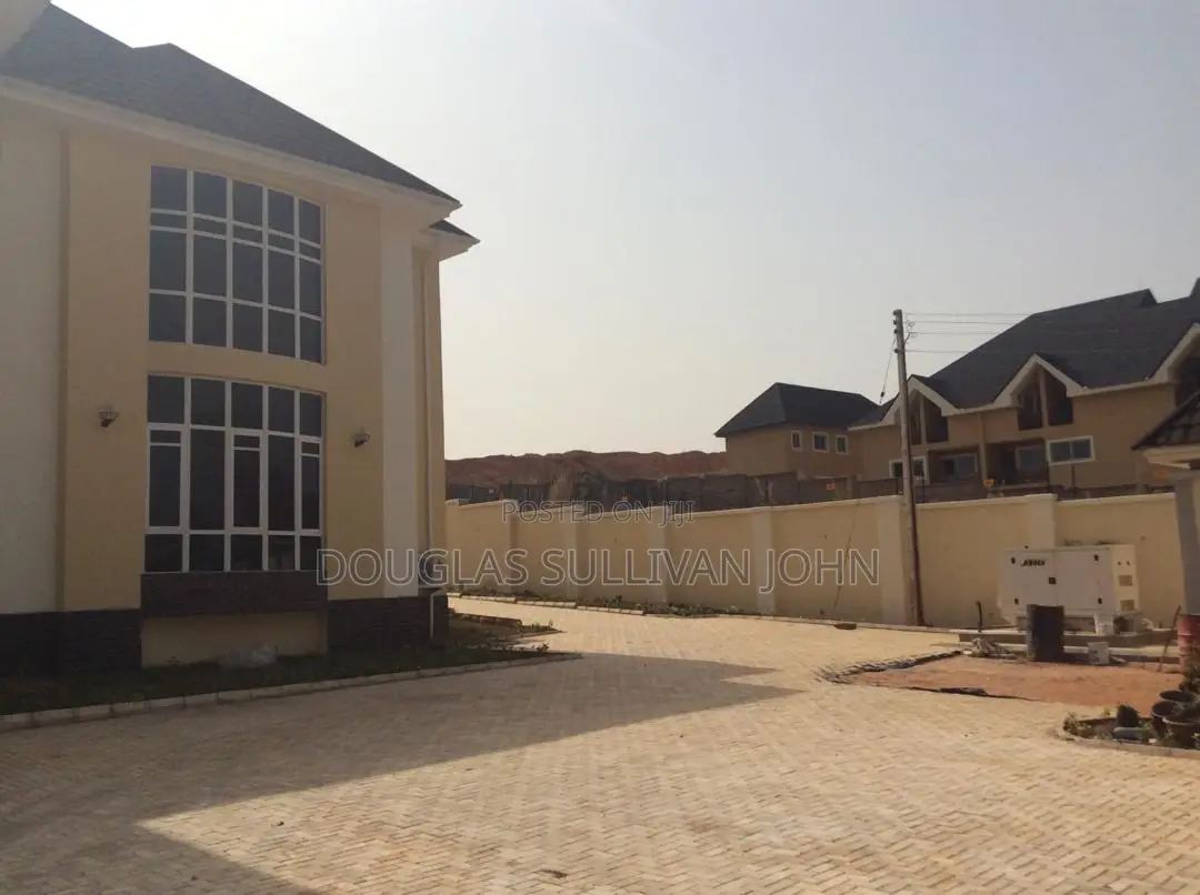 Furnished 6bdrm Mansion in Independence Layout, Enugu for sale in Enugu