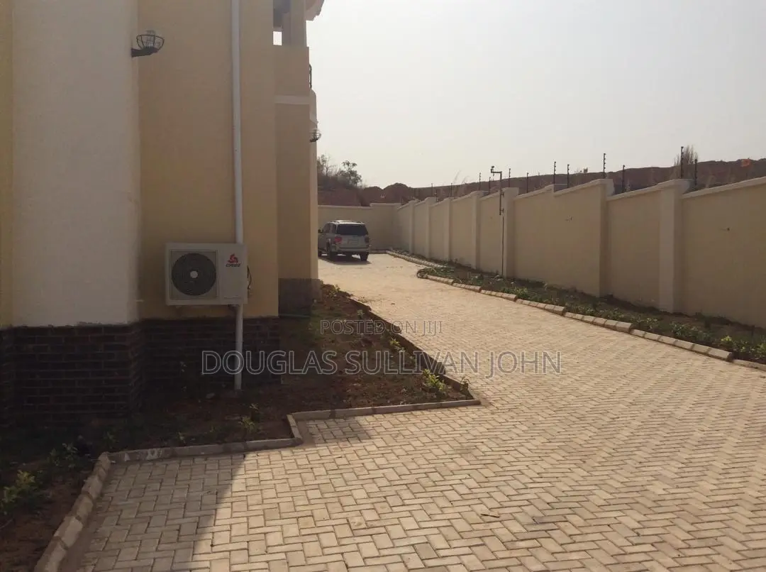 Furnished 6bdrm Mansion in Independence Layout, Enugu for sale in Enugu