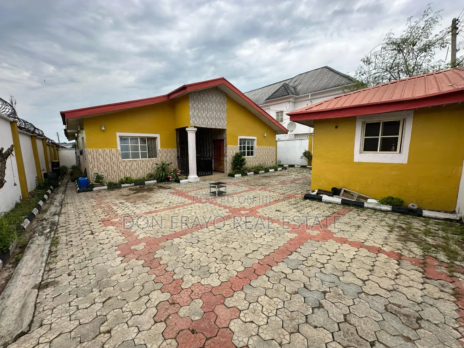 4bdrm Bungalow in Elebu Estate, Akala Express for sale in Akala Express