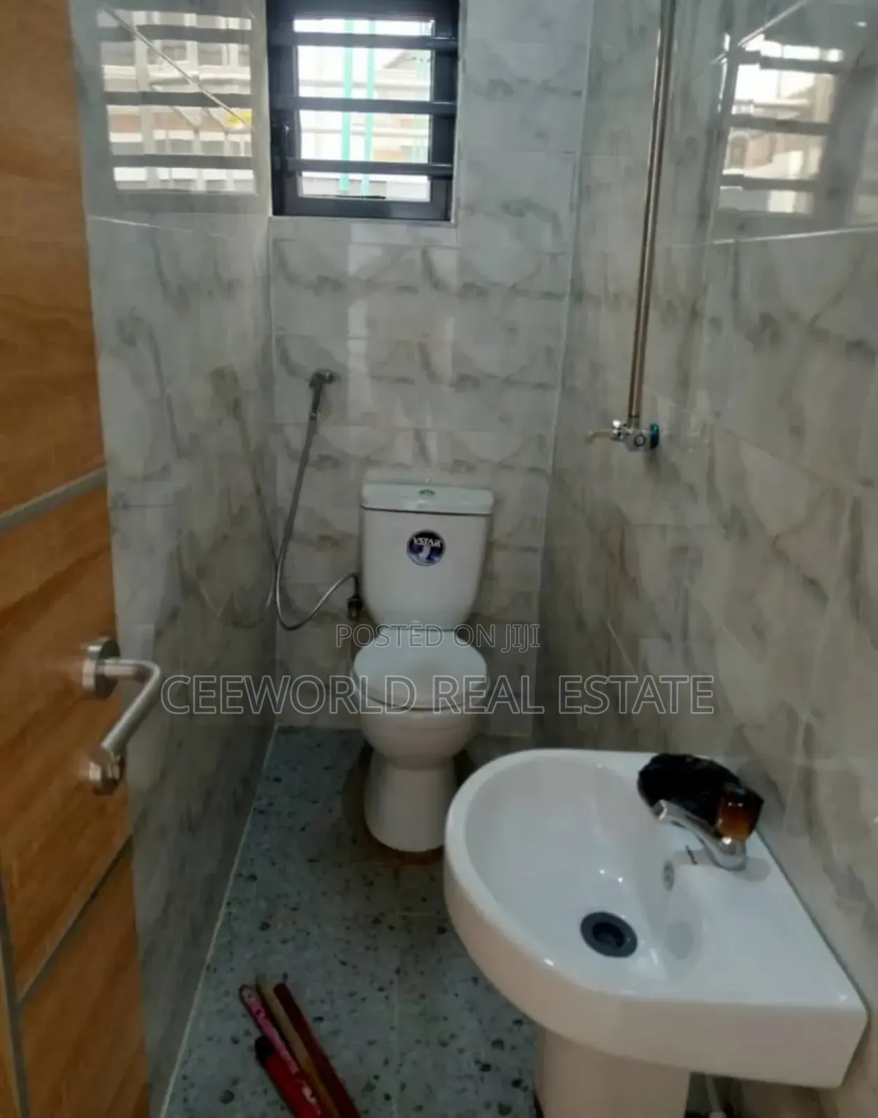 3bdrm Bungalow in Alafara Estate, Idishin for sale in Idishin