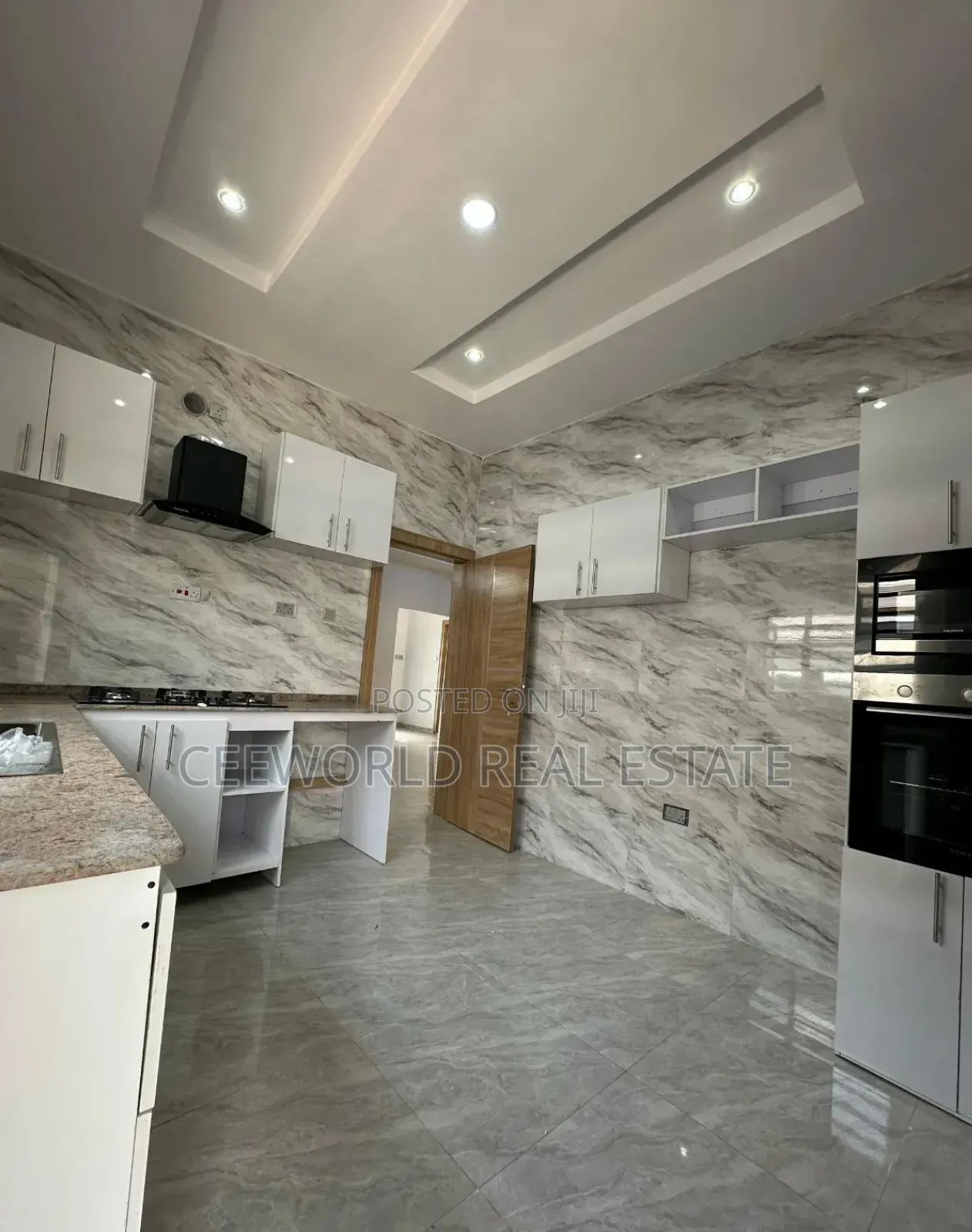 3bdrm Bungalow in Alafara Estate, Idishin for sale in Idishin