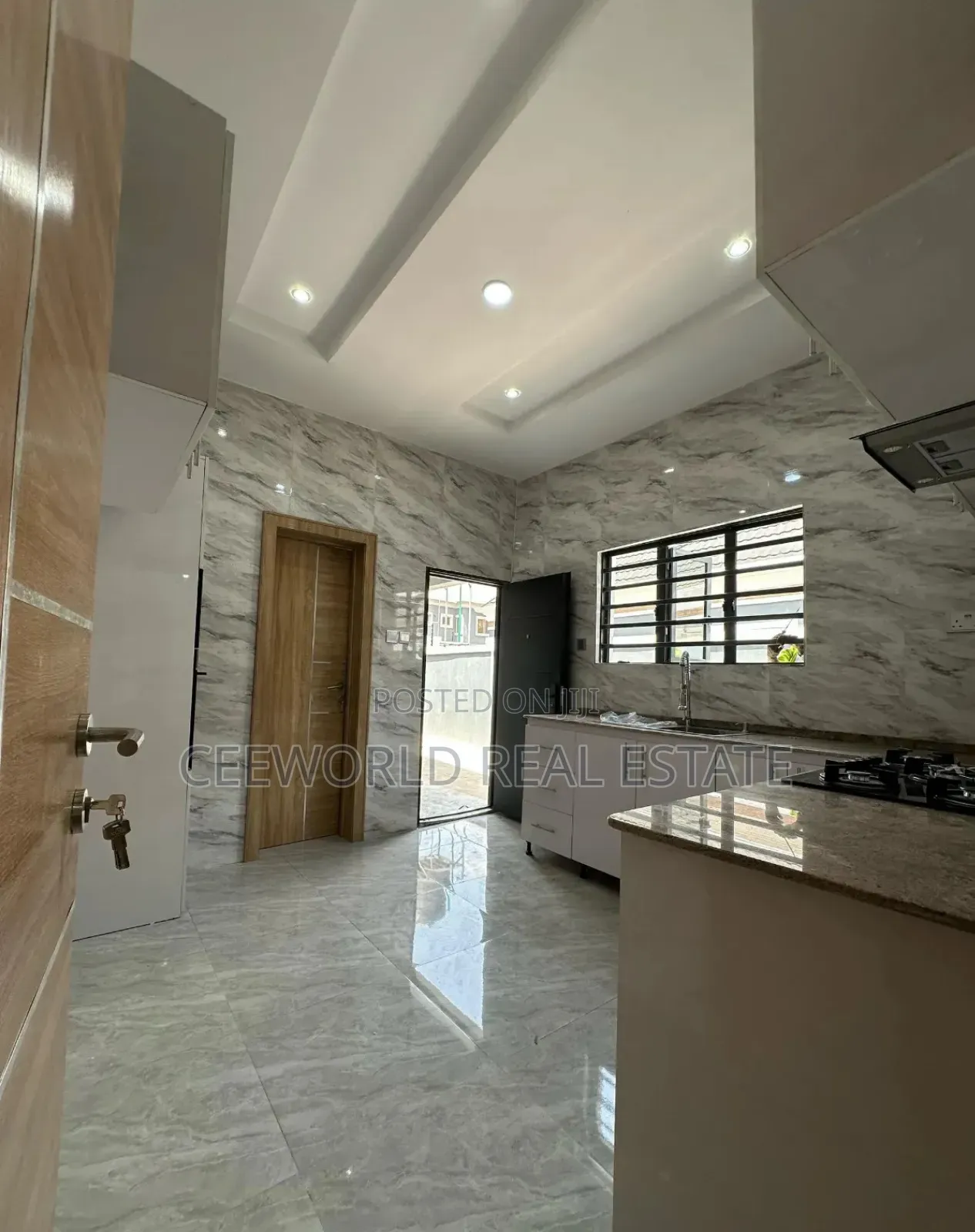3bdrm Bungalow in Alafara Estate, Idishin for sale in Idishin