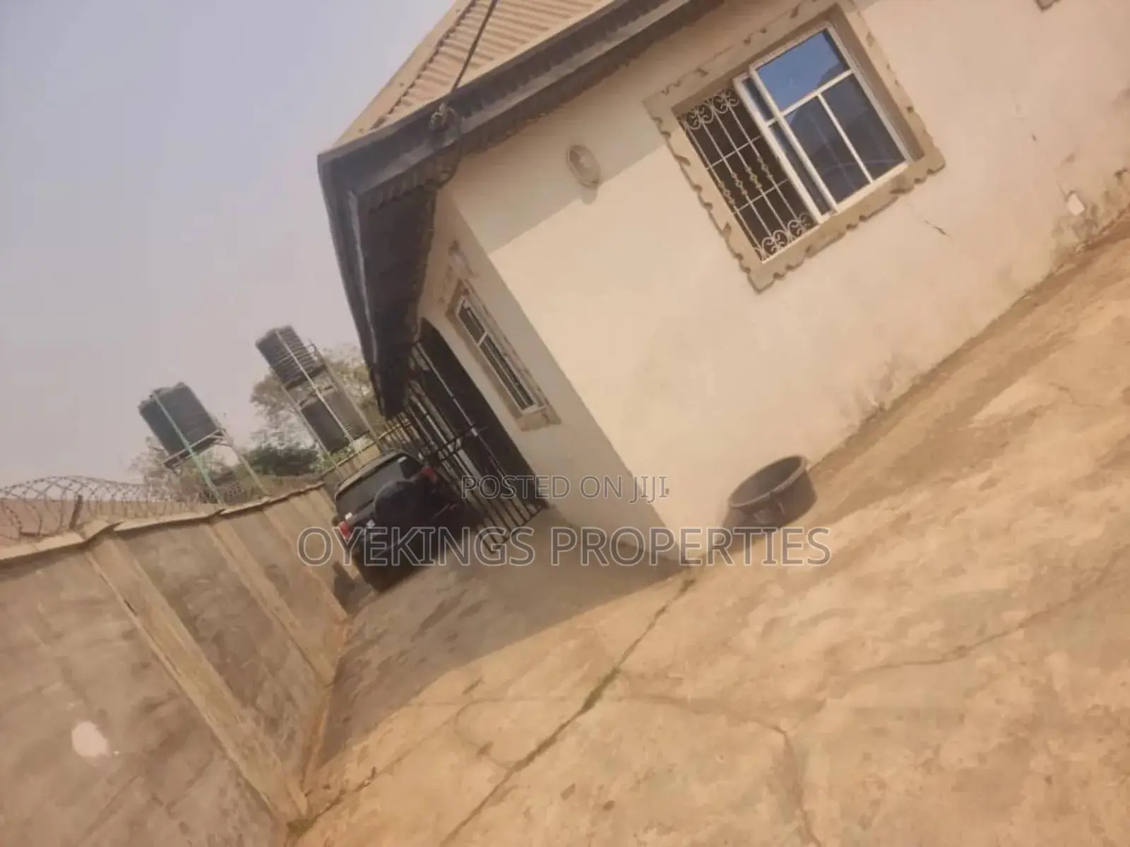 3bdrm Block of Flats in Erikalofi Akala Express for sale in Akala Express